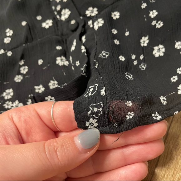 H&M Long Sleeve Black Floral Top - Picture 7 of 8